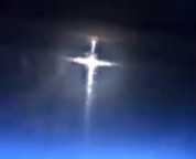 E HAVERÁ SINAIS NO SOL, NA LUA E NAS ESTRELAS. (Lc 21, 25)   Aparição da Cruz no sol, em cidade da Colômbia