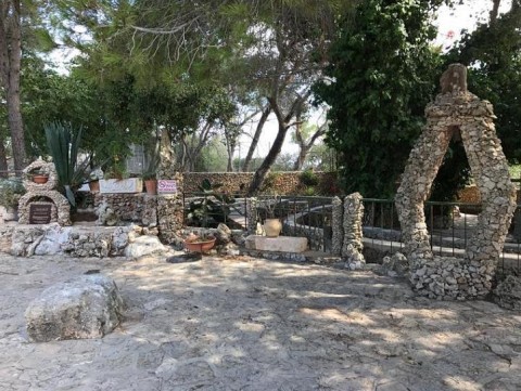 Jardins do Mosteiro El Muhraqa. 